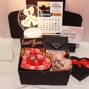 Barstore Gifts | Gift Set Box Romantis Bunga Love Box - Kado Hadiah Cewek Aesthetic Romantis Berkesan - Gift Set Box & Hampers Eksklusif untuk Momen Spesial Ulang Tahun Anniversary Wisuda - Hadiah Mewah Murah dan Berkesan (ADELINE)