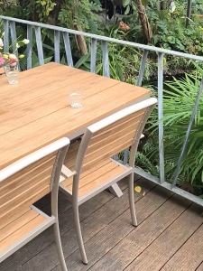 โต๊ะทานอาหารสี่เหลี่ยมสำหรับลานบ้านกลางแจ้ง ชุดโต๊ะสนาม โต๊ะสนามในสวน6 ที่นั่ง สำหรับสวนและกลางแจ้ง ทนทาน ทนแดด ทนฝน