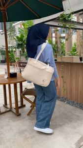 Tas Jinjing untuk kuliah  Tas Jinjing Travel Tote bag laptop 14 inc