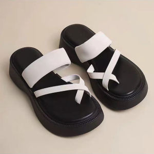 รองเท้าแตะระดับพรีเมียมสําหรับผู้หญิงปี 2023 สไตล์ใหม่พร้อมพื้นรองเท้าหนาและส้นสูง เหมาะสําหรับฤดูร้อน สวมใส่ทุกวัน พื้นยาง