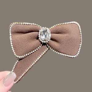 กิ๊บติดผมรูปผีเสื้อประดับเพชรสไตล์เกาหลีสำหรับผู้หญิง กิ๊บติดผมแบบมีขอบด้านข้างที่เรียบง่ายและสง่างามสำหรับผู้หญิง