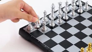 International Chess Portable Magnetic Chess Boards 32PCS Gold Silver Chess Foldable Chessboard Board Games