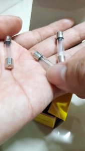 cầu chì ống thủy tinh 6x30 dòng 10A 20A 15A 3A bán theo cặp