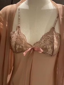 ชุดนอนเซ็กซี่ บางและโปร่งใส มี 5 สีให้เลือก ส่งไวจากไทย 1-3วัน H1083