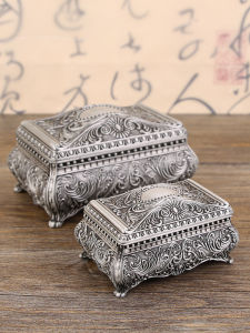 European Style Retro Jewelry Box Metal Alloy Tinware Creative Storage Box for Necklaces Bracelets Watches Desktop Organizer
