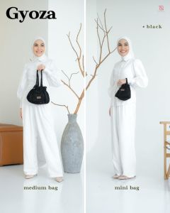 SHENONYM GYOZA Tas Tangan Salempang Bahu wanita Gyoza Bag By Shenonym. Nazra Sha