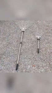 15 Teeth Adjustable Metal Rake Collapsible & Telescopic Sturdy Construction with Alloy Steel Handle Garden Yard & Lawn Ideal For Leaves Shrubs & Small Areas