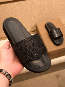 รองเท้าแตะหนังแท้สำหรับผู้ชาย 2025 รองเท้าแตะชายหาดแบบลำลอง รองเท้าแตะชายหาดแฟชั่น รองเท้าแตะแบบสวมสบาย สวมใส่สบาย ฤดูร้อน 2024