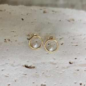 DaVee 14K Gold filled Pearl stud earrings Pale gold pearl stud earrings