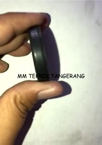 Oil seal TC 20x35x7 20 x 35 x 7 karet oli sil shock breaker 20 35 7