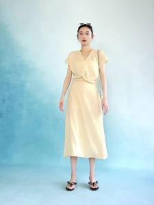 SUSHE | Stylish French Pure Color Commuter Slim Fit Soft Short Sleeve V-Neck Dress