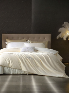 Mercury l 100% Silk Blend Winter & Spring Quilt