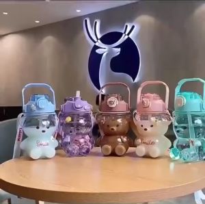 Bình Đựng Nước 1100ml Hình Gấu Dễ Thuong Tôn Lên Cá Tính Trẻ Trung Năng Động