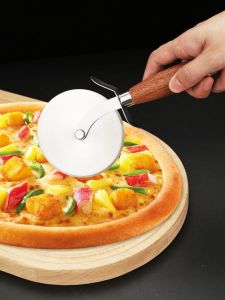 Stainless Steel Pizza Cutter Rolling Knife Home Use Roller Knife for Cutting Pizza Slices Special Tool for Baking And Cooking