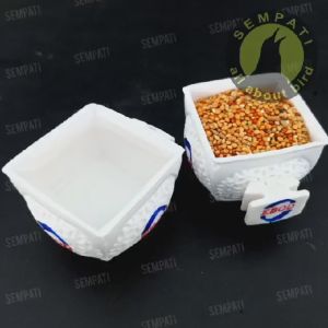 SEMPATI Cepuk Cangkir Fiber Kotak Ebod Jaya: Wadah Pakan Makan Minum Burung Cepuk Tempat Millet Milet Voer Burung Lovebird Murai Kenari Kacer Cucak Cepuk Fiber Putih