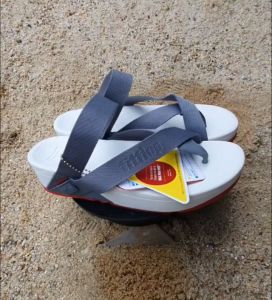 รองเท้า FitFlop ผู้ชาย & ผู้หญิง 36-44 นัก สายปั๊มโลโก้ ชุดส่วน FitFlop รองเท้าสุขภาพ พื้นนุ่ม สายสลิง ราคาทน ไม่ขาด สร้างความสะดวก สินค้าตรงปก