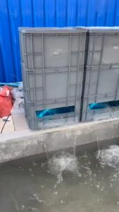 ชุดกรองคอนโด สีเทา ถังกรองบ่อปลา ขนาด 34x51x84cm  มาพร้อม แผ่นกรอง ตะแกรงลวดสแตนเลส  154 ไมครอน ( เกรด SUS304) และ ม่านน้ำ ใช้แผ่นอะคริลิคอย่างดี