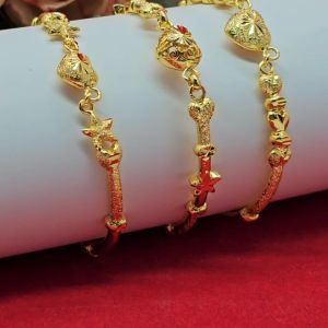 กำไลข้อมือทองคั่นหัวใจตัดลาย เส้นผ่านศูนย์กลาง 5-5.3 ซม.ชุบทอง ทองเหลืองชุบทอง ใส่อาบน้ำได้ ใส่ได้ทุกโอกาส รูปถ่ายจากสินค้าจริง