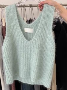 เสื้อกั๊กสเวตเตอร์ถักสีเขียวขนแรคคูนกำมะเสื้อกั๊กผู้หญิงเสื้อกั๊กแขนกุดคอวีใส่ทับด้านนอกสำหรับฤดูใบไม้ร่วงตอนต้น