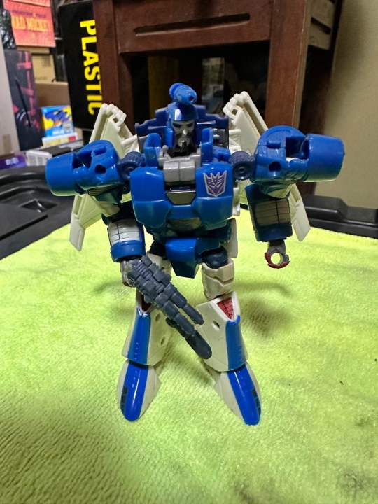 Transformers Generations SCOURGE Deluxe Class | Lazada PH