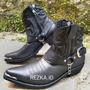Sepatu Jenggel Boots Pria Motif Batik Hitam Cowboy Touring Bikers | BISA COD/BAYAR DITEMPAT Sepatu Jenggel Pria Sepatu Boots Pria Sepatu Cowboy Jenggel Pria Sepatu Pria Sepatu Kulit Pria Sepatu Pria Kulit  Sepatu Pria Hits 2021 Sepatu Touring Pria