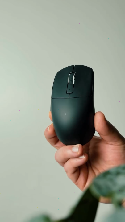 Mouse Gaming Wireless ATTACK SHARK R6 - 39g Ultraleggero - Sensore PAW3950 42K DPI - Polling 8K Hz - Tri-Mode (USB/2.4G/Bluetooth) - Nero - Foto 6