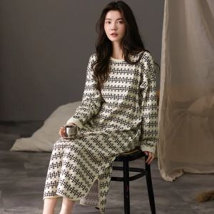 MiiOW | ชุดนอนผู้หญิงแขนยาวหลวมๆ ผ้าฝ้ายแท้ ชุดนอนฤดูใบไม้ผลิฤดูใบไม้ร่วงฤดูหนาว ชุดนอนผู้หญิงสไตล์เกาหลี ลายทาง แขนยาว กระโปรงยาวปานกลาง