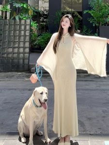 ชุดเดรสสั้นถักลายหางปลาสีขาว ชุดราตรีสำหรับงานวันเกิด ชุดแฟชั่นฤดูใบไม้ร่วงสำหรับผู้หญิงวัย 25-35 ปี