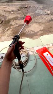 S.ú.n.g Xịt Loa Đỏ dài 30cm. Mặt Sứ lỗ 1.5mm.Điều chỉnh tia dùng tưới cây phun thuốc sâu khử trùng.