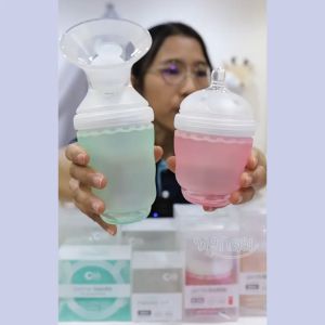 OLABABY ขวดนมซิลิโคนป้องกันโคลิค ระบบวาล์วระบายอากาศคู่ ผลิตจากซิลิโคนเกรดการแพทย์