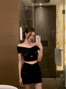 LIHONGYI | Cross One Shoulder Irregular Short Knit Top Bodycon Skirt Set