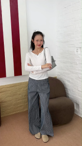 Quần dài chất liệu kaki dầy dặn dành cho nữ họa tiết sọc dọc hack dáng Stripped Miều Est.2013