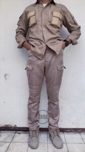 SETELAN KEMEJA DAN CELANA TACTICAL CREAM LAPANGAN OUTDOOR | KEMEJA LENGAN PANJANG VELCRO CELANA TACTICAL BHWK BANYAK SAKU | FREE PATCH BENDERA MERAH PUTIH