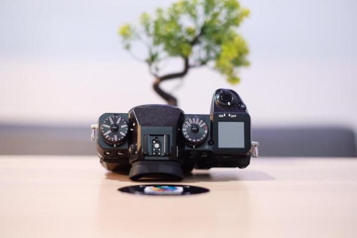 kamera%20mirrorless%20Fujifilm%20xh1%20xh-1%20bodyonly%20mulus%20banget%20termurah%20-%20Image%205