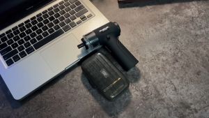 UNEED Cordless Electric Gun Screwdriver Obeng Listrik 35 in 1 - USD602