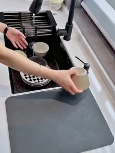 Super Absorbent Desktop Mat Diatom Mud Waterproof Thermal Insulation Wash-free Tea Table Bar Table Absorbent Non-slip Mat