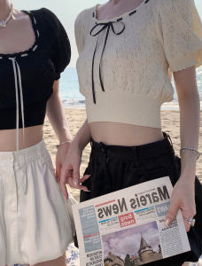 แขนฟองฝรั่งเศส 【ชาขาว หวาน หัวใจ】 Hollow Out ลูกไม้ Feel Short Sleeve ฤดูร้อน Cool Knitted เสื้อท่อนบน Women หวาน Style