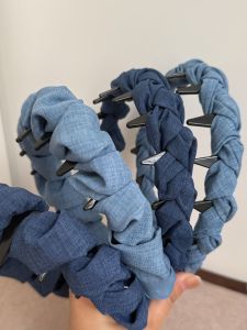 เข็มขัดผู้หญิงทรงหัวสูงสีน้ำเงินสไตล์เดนิม สายรัดผมกันลื่น ทรงคล้ายคล้อยคลาสสิก เครื่องประดับผมที่ใช้งานได้หลากหลาย