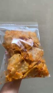 [FREE PACKING KARDUS DAN BUBLE WRAP] Keripik Pangsit Aceh Rasa Chili Oil Pedas
