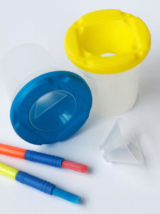 MaggicSeed Multi-Functional Paintbrush Cleaning Cup Baby Drawing Tools Anti-Fall And Leak Proof Plastic Paint Cup Storage Holder