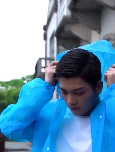 เสื้อกันฝนแบบใส สไตล์แฟชั่น สำหรับผู้ใหญ่ ไม่รั่วซึม หนากำลังดี ทนทานและเบา พับได้ง่าย