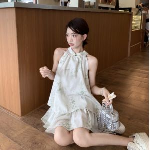 GUZILIAN | Elegant Chinese Style Sleeveless Neck Hanging Silk Vest Womens Fashionable Summer Top With Button Embellishment