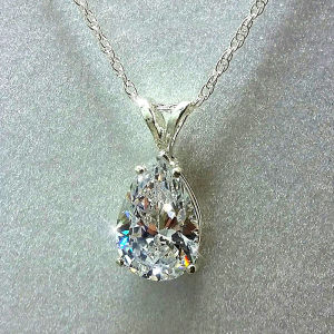 Huitan Water Drop Cubic Zirconia Crystal Womens Necklace Simple and Elegant Female Accessories Gift Wedding Jewelry 2021 Trendy