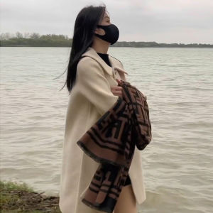 Áo Khoác Len Đen Herringbone Phong Cách Nhỏ Gọn Chất Lượng Cao