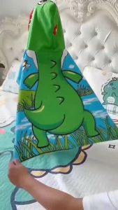 Khăn Tắm Choàng Cho Bé Đi Biển Đi Bơi Có Mũ Trùm Đầu