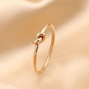 Fashionable Geometric Titanium Steel Ring with Rose Gold Plated Simple Elegant Design for Women