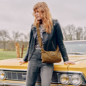 Kipling SERA S กระเป๋าสะพายไหล่ (สร้อยคอจี้รูปลิงฟรี)