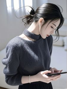 Gray Neck Hanging Sweater Womens Thickened Warm Knitted Shirt Spring Early Season High-End Sensation Unique Style Commute Simple