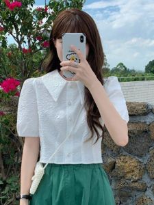 เสื้อเชิ้ตผ้าชีฟองแขนพองสั้นสไตล์ฝรั่งเศสสำหรับผู้หญิง คอตุ๊กตา สีขาว ทรงเข้ารูป เสื้อผ้าทำงานสไตล์เกาหลี แขนสั้น ฤดูร้อน 2024