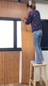 วอลเปเปอร์ ลายไม้เส้น มาใหม่ หน้ากว้าง45cmยาว3เมตร มีกาวในตัว ลายสวยมากคะ